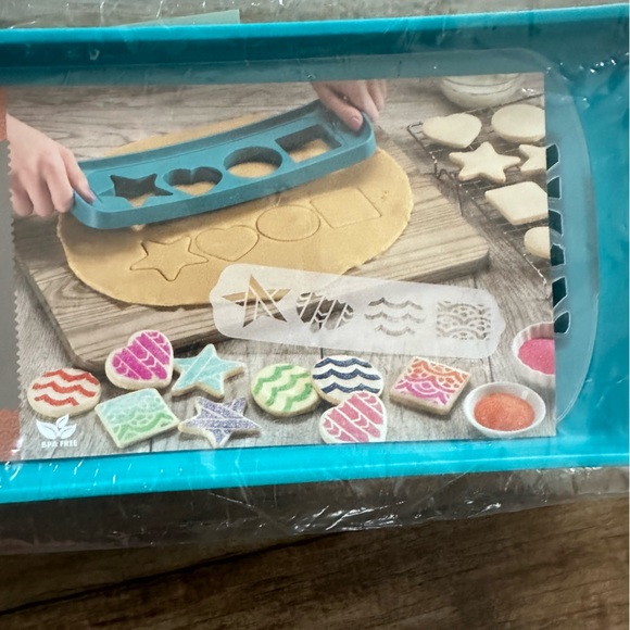 New Rocking cookie cutter with stencil decorator - Picture 3 of 5